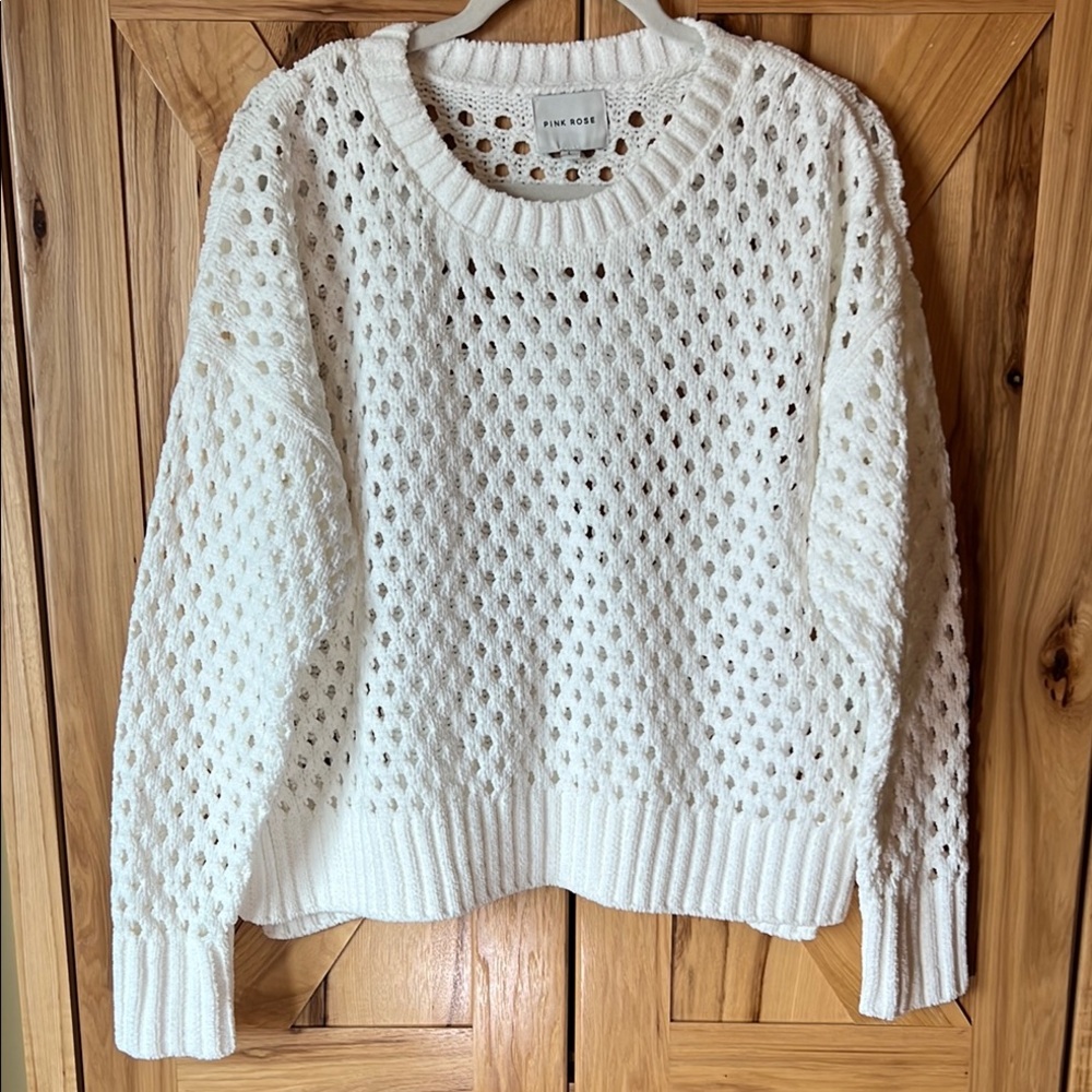 SALE🎉 Pink Rose Women's White Sweater